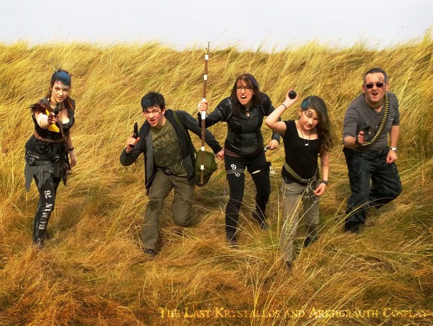 dystopian, post apocalyptic, photoshoot, family photo, family portrait, the last krystallos, arkhdrauth cosplay,