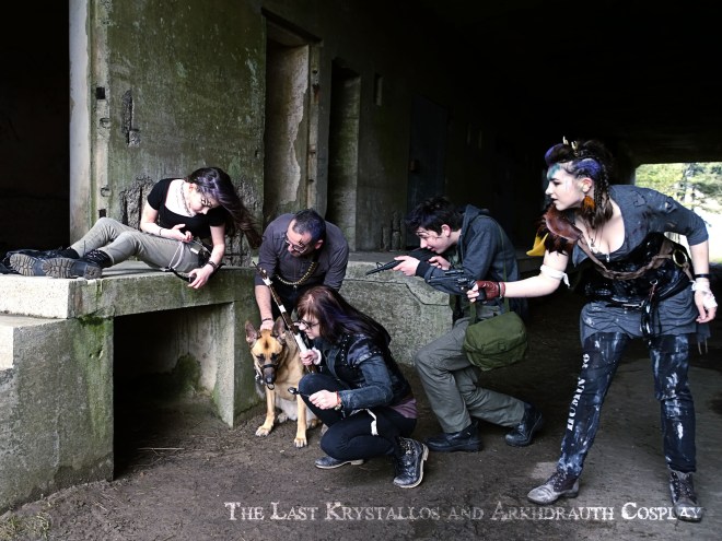dystopian, post apocalyptic, photoshoot, family photo, family portrait, the last krystallos, arkhdrauth cosplay,