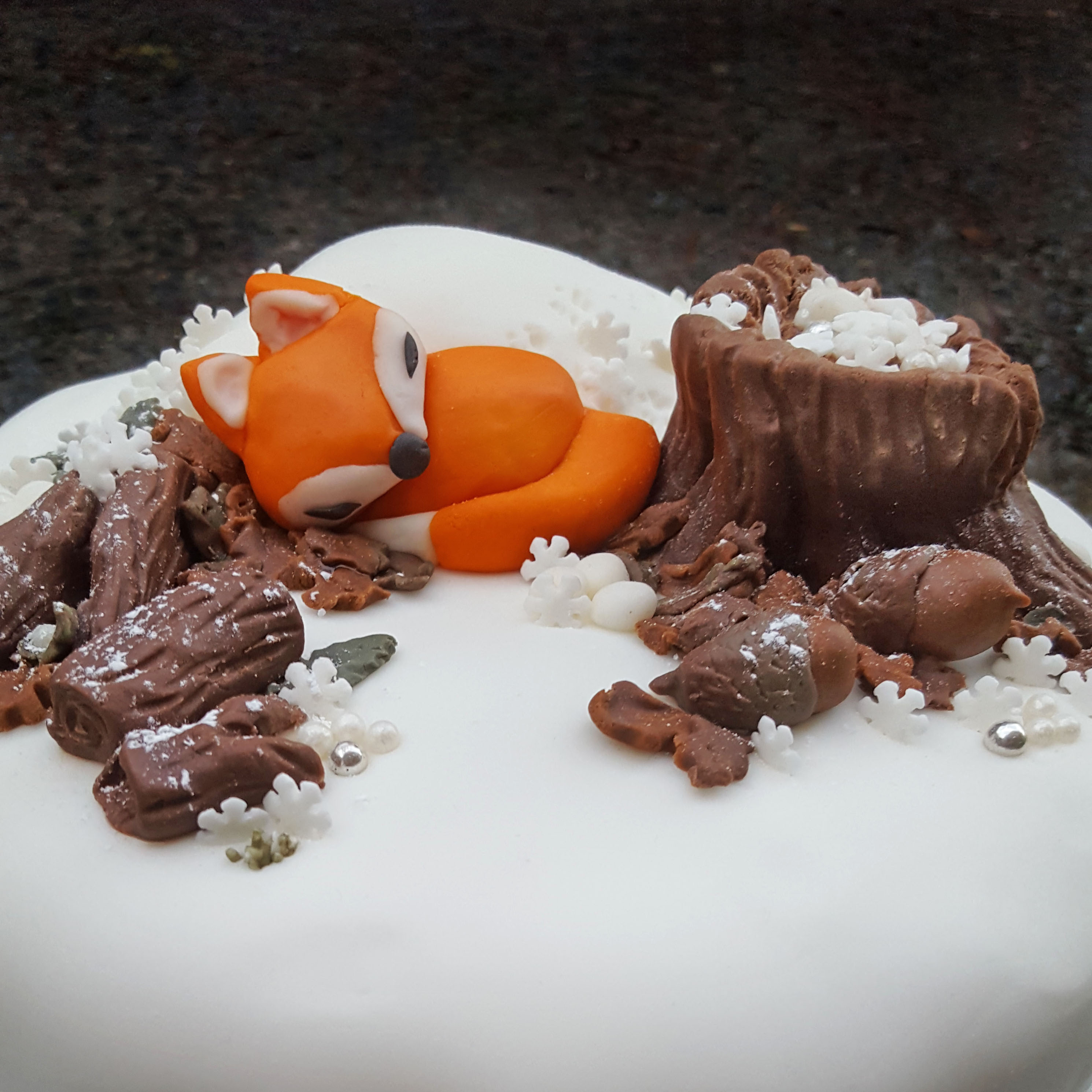 Forest Fox Sleepy Christmas Cake 2017 - The Last Krystallos - Lisa Shambrook
